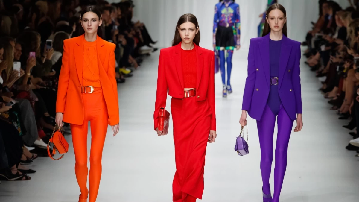 Ξέχασε τη φούστα που ήξερες: Η πιο "ντεμοντέ" σιλουέτα είναι must-have του φθινοπώρου