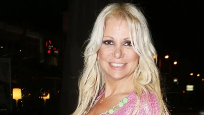 Στέλλα Μπεζαντάκου: Κατέθεσε αγωγή στον αστυνομικό που έκανε κατάληψη στο σπίτι της - Πόσα του ζητά;