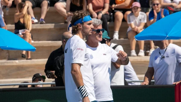 Στέφανος Τσιτσιπάς: «Είναι τρελοί! Μια δυσλειτουργική οικογένεια», «Τον έκαναν να νιώθει ένοχος» - Σοκαριστικές αποκαλύψεις στο φως για τον πατέρα και το παρελθόν τους