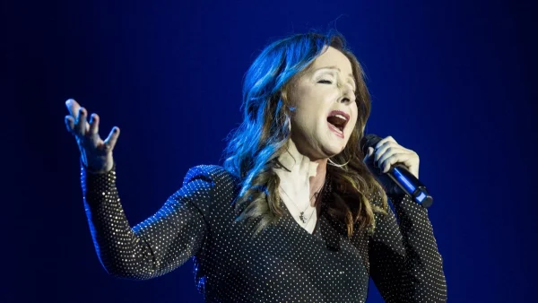 Βίκυ Λέανδρος: Σε οικογενειακή διαμάχη με τον πατέρα της - Το εξώδικο που της έστειλε