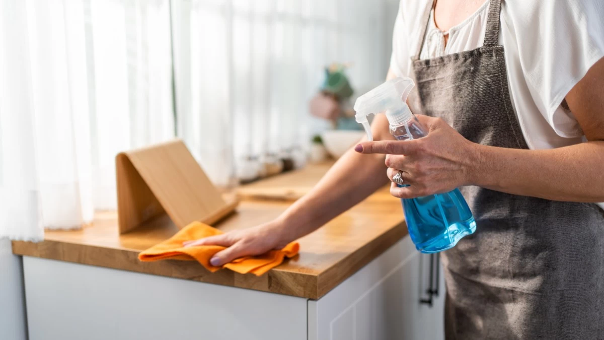 Όλοι κάνουμε το ίδιο λάθος όταν ξεσκονίζουμε - Το κόλπο με το πανί