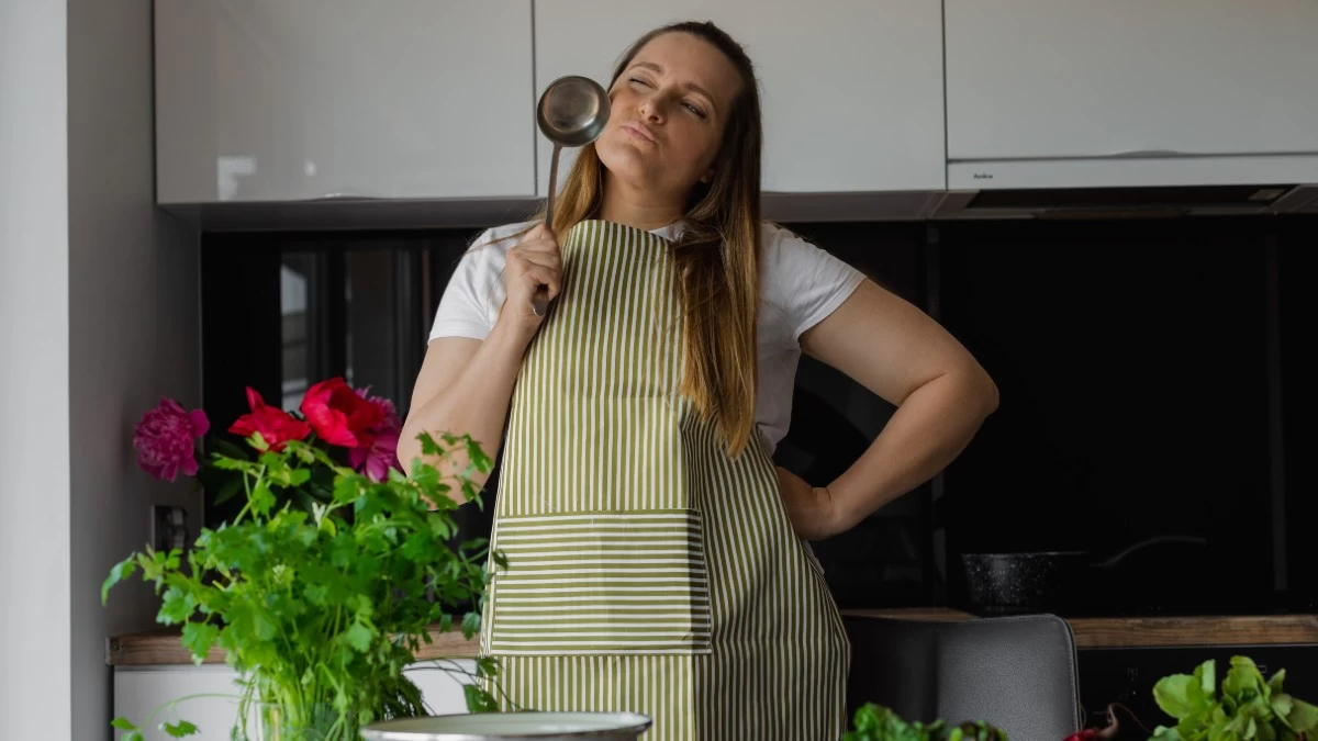 Diet tips για 40άρες: Αυτές οι 4 συνήθειες θα σε βοηθήσουν να ξεφουσκώσεις μετά τις διακοπές