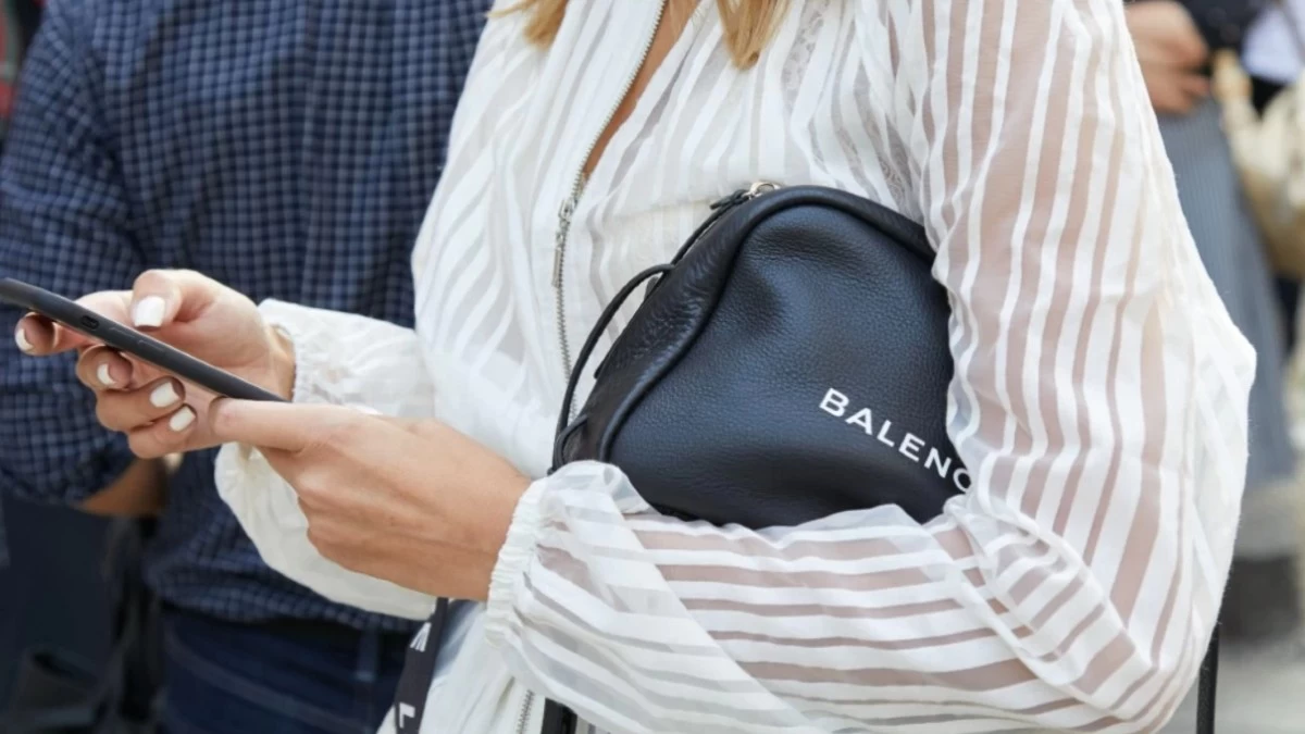 5 αξεσουάρ για να... φρεσκάρεις τα office looks σου