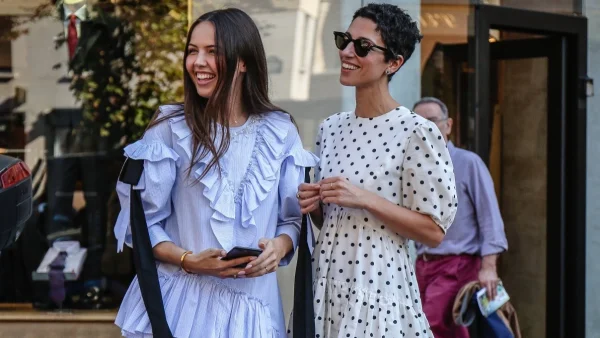 Το πιο μοδάτο φόρεμα του φθινοπώρου ταιριάζει σε όλους τους σωματότυπους