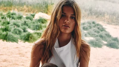 Zara: Αυτό το σακάκι είναι το μόνο που χρειάζεσαι το φθινόπωρο - Κοστίζει 25,99 ευρώ και έχει γίνει viral