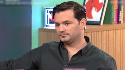 Συγκινεί ο Ιωάννης Απέργης: «Σταμάτησα το σχολείο για να βοηθήσω την οικογένειά μου»