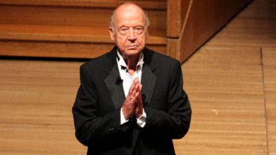 Μίμης Πλέσσας: Απ' το 1 ως το 100 - Σπάνιες φωτογραφίες από τη ζωή του μεγάλου μουσικοσυνθέτη