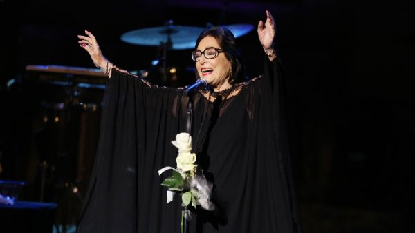 Νάνα Μούσχουρη – Τίτλοι τέλους σε μία υπέροχη καριέρα: Αποχωρεί από τη μουσική σκηνή