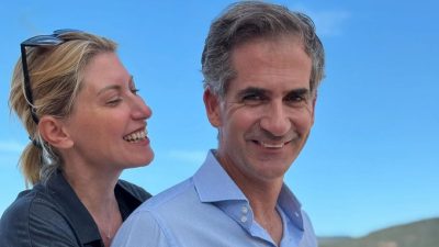 Σία Κοσιώνη: Στιγμές ευτυχίας στην Καρδαμύλη με τον Κώστα Μπακογιάννη και τον γιο τους, Δήμο