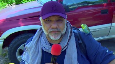 The Road Show: Ο Γρηγόρης Αρναούτογλου ανακάλυψε το ταλέντο του στην τρομπέτα και συνομίλησε με παπαγάλο