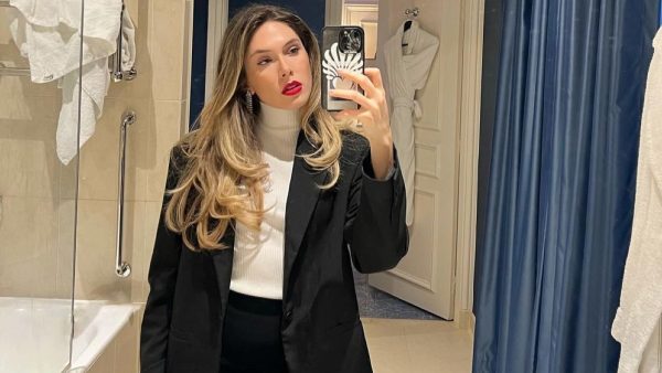 H Αφροδίτη Λιάντου σε βραδινή έξοδο