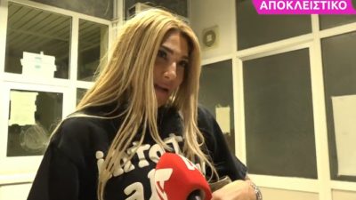 Η Αγγελική Ηλιάδη έξω από το νοσοκομείο