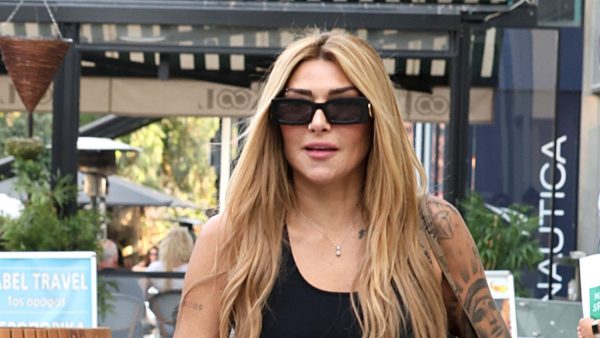 Παλιά φωτογραφία της Αγγελικής Ηλιάδη από έξοδό της