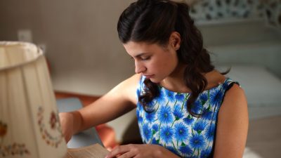 Σκηνή από τον Άγιο Έρωτα με την Χλόη