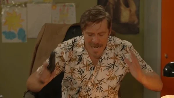 Αρχελάου 5 (01/10): Τον απειλεί με πιστόλι - «Σας παρακαλώ αφήστε με να φύγω»