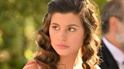 Η Δανάη Παππά ως Χλόη στον Άγιο Έρωτα