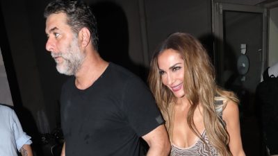 Η Δέσποινα Βανδή και ο Βασίλης Μπισμπίκης σε βραδινή έξοδο