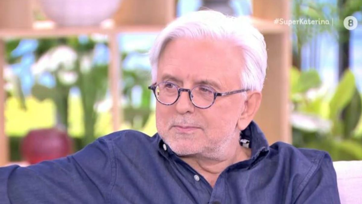 Ο Δήμος Βερύκιος μιλάει στην εκπομπή Super Κατερίνα.