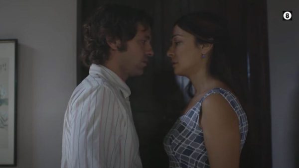 Ο Νικόλας από την σειρά Ηλέκτρα κάνει ερωτική εξομολόγηση στην Ηλέκτρα.