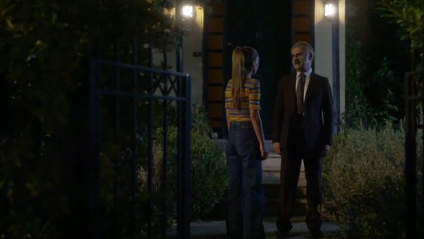 Ηλέκτρα: Ο Σωτήρης συζητάει για το σχέδιο του στα κρυφά.