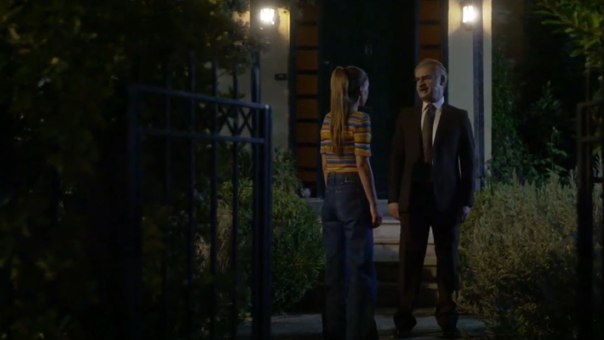 Ηλέκτρα: Ο Σωτήρης συζητάει για το σχέδιο του στα κρυφά.