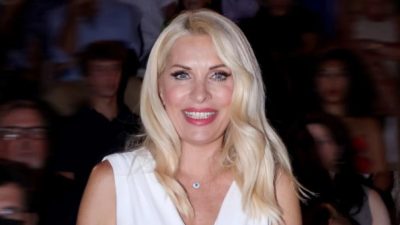 Η Ελένη Μενεγάκη σε βραδινή έξοδο