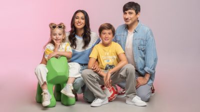 Η επίσημη φωτογράφιση των πρωταγωνιστών της σειράς έχω παιδιά του Mega