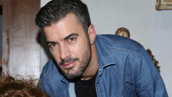 Ο Γιάννης Τσιμιτσέλης στο θέατρο