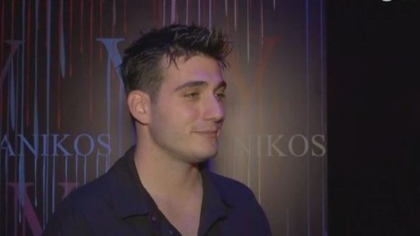 Ο Γιάννης Κακοσαίος μιλάει στην κάμερα του Happy Day του ALPHA