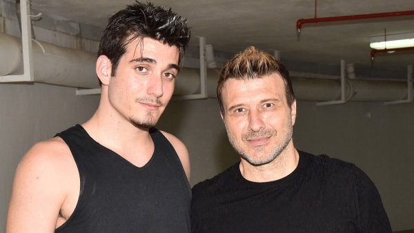 Ο Γιάννης Πλούταρχος μαζί με τον γιο του, Γιώργο Κακοσαίο