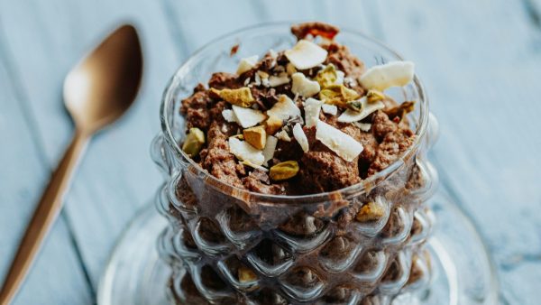 Γλυκό σοκολάτας σε ποτήρι