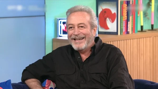 Γρηγόρης Βαλτινός: «Εγώ μεγάλωσα τον αδελφό μου, έκανα πρόβα για τα δικά μου παιδιά»