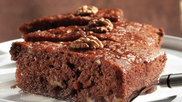 Καρυδόπιτα με φρυγανιά