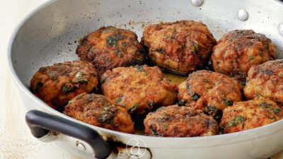 Εύκολη συνταγή για κεφτεδάκια στο τηγάνι