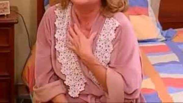 Η θεία Μάρω από το Κωνσταντίνου και Ελένης