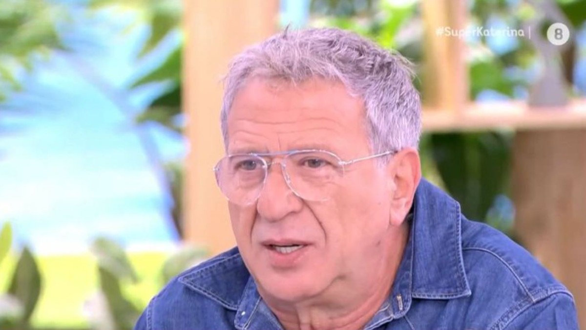 Ο Κώστας Κόκλας στην εκπομπή Super Κατερίνα.