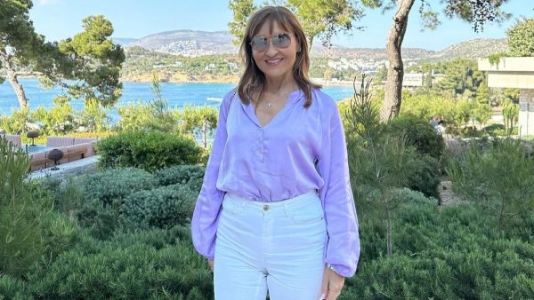 Η Μάρα Ζαχαρέα μέσα στο πράσινο