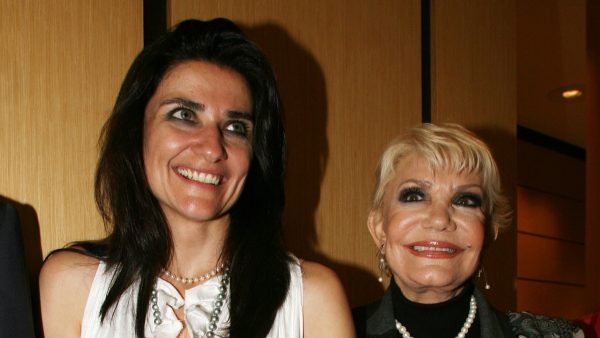 Η Μαρινέλλα με την κόρη της παλιά