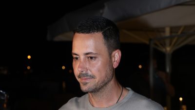 Παλιά φωτογραφία του Πέτρου Κουσουλού σε έξοδό του