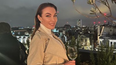 Η Τατιάνα Στεφανίδου σε ταξίδι της στο εξωτερικό