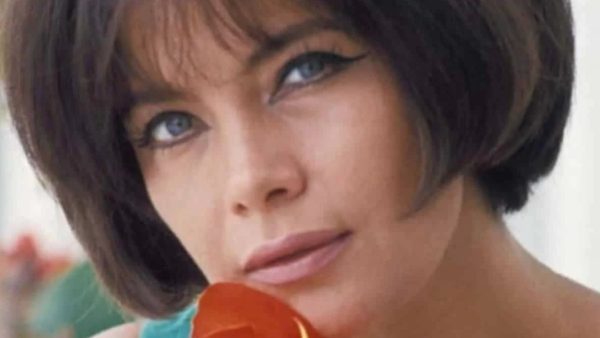 Η Τζένη Καρέζη