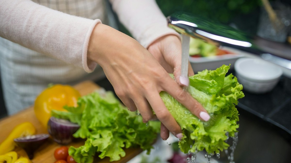 Οπως να πλύνετε σωστά τα φρούτα και λαχανικά