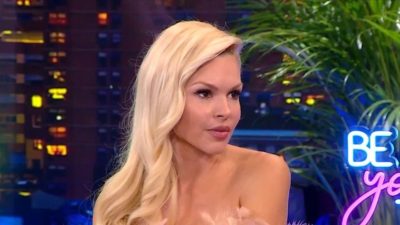 Η Βίκυ Κάβουρα μιλάει στην εκπομπή "The 2Night Show"