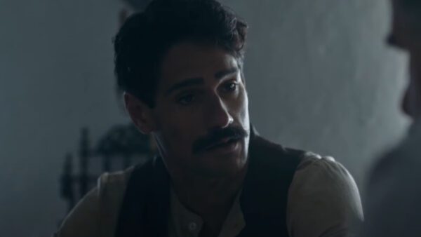 Ο πρωταγωνιστής της σειράς 17 Κλωστές