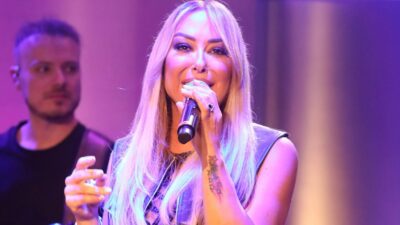 H Μελίνα Ασλανίδου σε αποκαλύψεις για τον έρωτα: «Τo τραγούδι μου λέει “Σ' αγαπώ”»