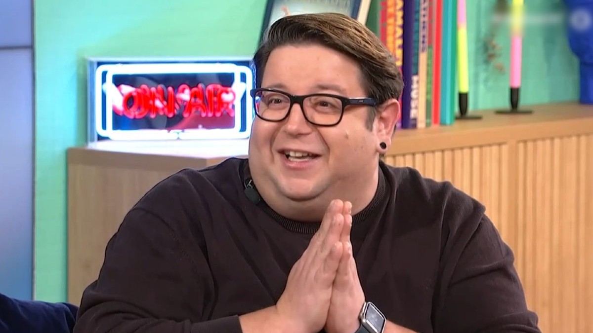 Θάνος Μπίρκος: Μιλά για την απώλεια του πατέρα του, και τις... αδιάκριτες ερωτήσεις για το ζευγάρι στον «Σασμό»