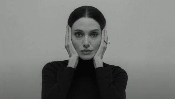 Η Αντζελίνα Τζολί στο ρόλο της ως Μαρία Κάλλας