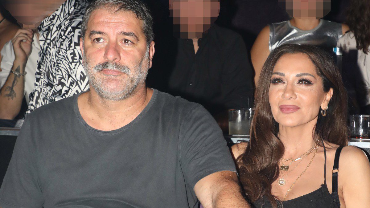 Η Δέσποινα Βανδή και ο Βασίλης Μπισμπίκης σε βραδινή έξοδο