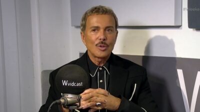 Ο Λάκης Γαβαλάς στο πλατό του Vidcast