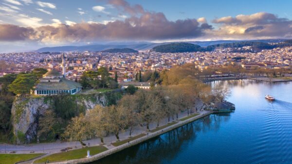 Ιωάννινα πόλη από ψηλά